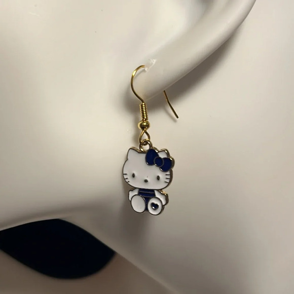 Cute blue Hello Kitty dangle earring - Picture 1 of 5